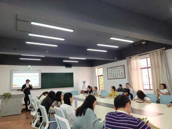 江南官方注册党群党支部与文化艺术学院党支部一起上党课,重温“七一”重要讲话精神-修改版199.png 江南官方注册党群党支部与文化艺术学院党支部一起上党课,重温“七一”重要讲话精神-修改版199.png