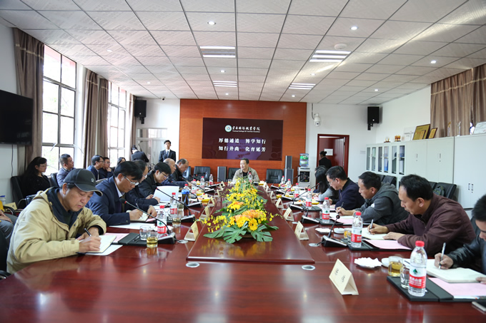 0Y8A5664.JPG 0Y8A5664.JPG